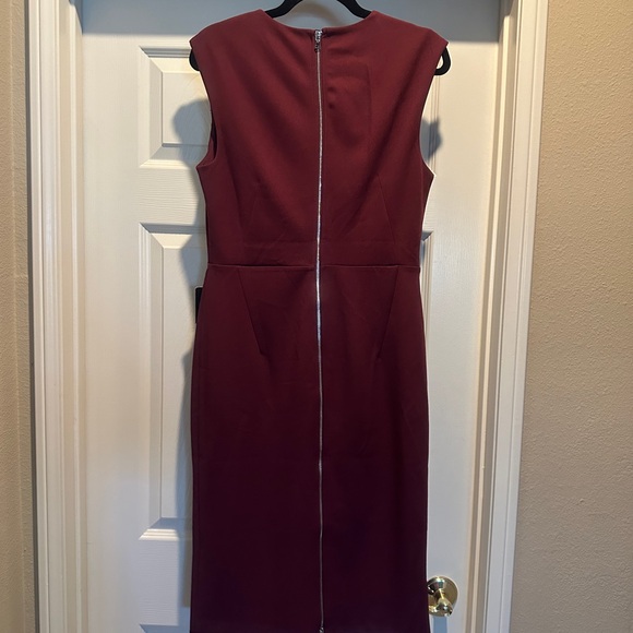 NWT Express Crew Neck Cap Sleeve Back Zipper Midi Sheath Dress size M (327) - Picture 3 of 12
